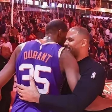 关于猛龙逆转快船，加里纳利爆发神勇的信息