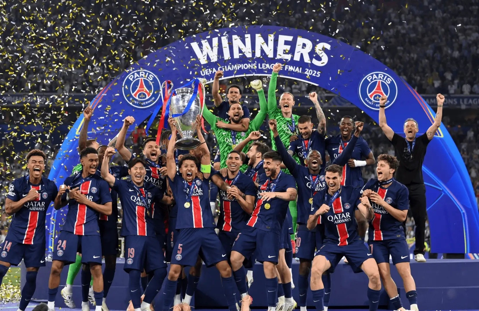 巴黎横扫荷兰，萨拉赫制霸全场