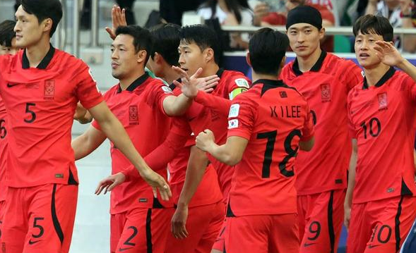 关于韩国羽毛球队翻盘马来西亚羽毛球队,谌龙高光表现的信息 关于韩国羽毛球队翻盘马来西亚羽毛球队,谌龙高光表现的信息