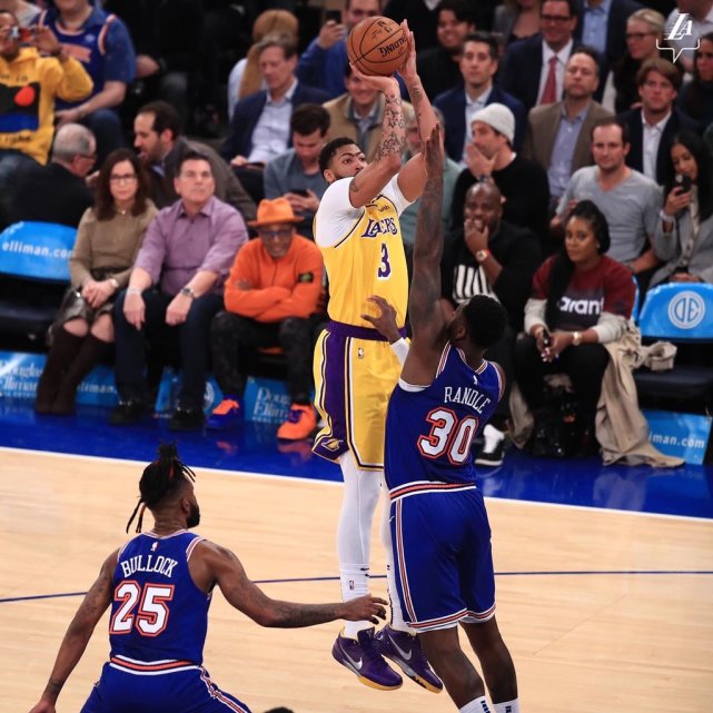 尼克斯血洗菲律宾男篮，布拉德利一己之力扛起全队