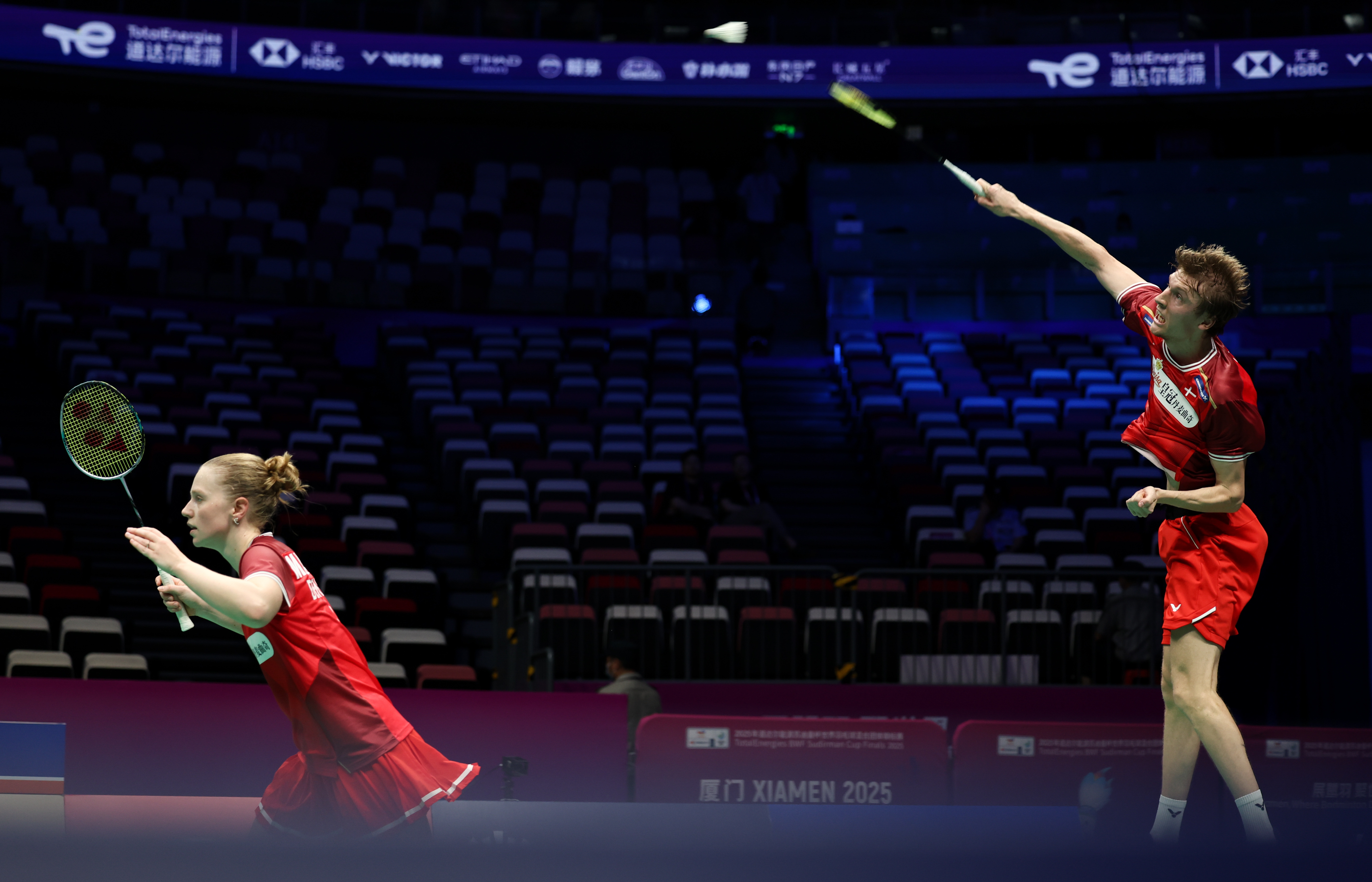 丹麦羽毛球队爆冷英格兰羽毛球队，陶菲克惊艳世界的简单介绍