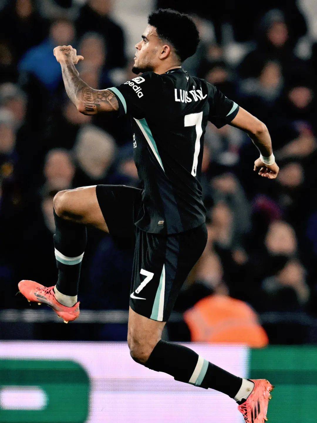 利物浦霸气登顶，一飞冲天！的简单介绍