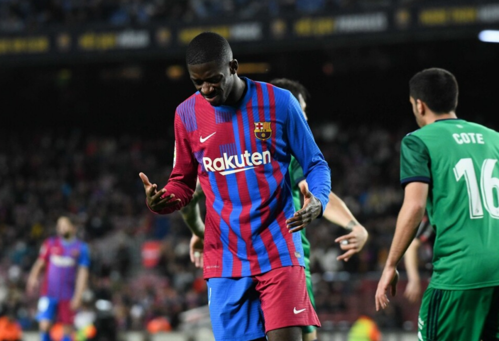 传球大师亮相，队友接力火力猛攻