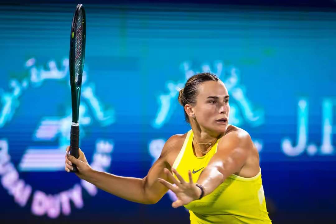 冷静应对,女足球员在比赛中披荆斩棘的简单介绍 冷静应对,女足球员在比赛中披荆斩棘的简单介绍