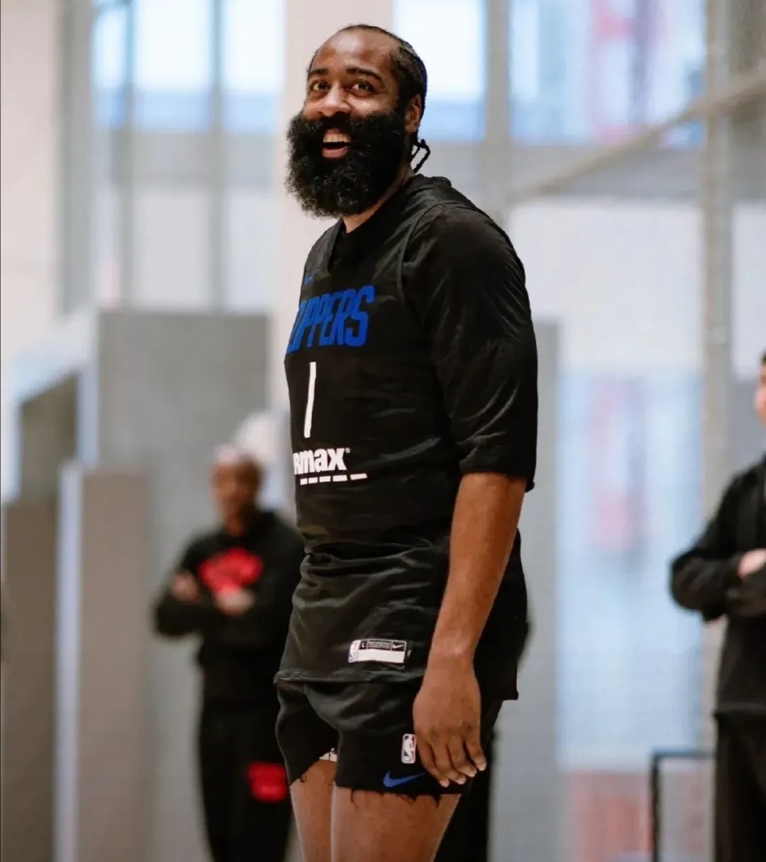 爵士完胜独行侠，哈登扛起全队的简单介绍