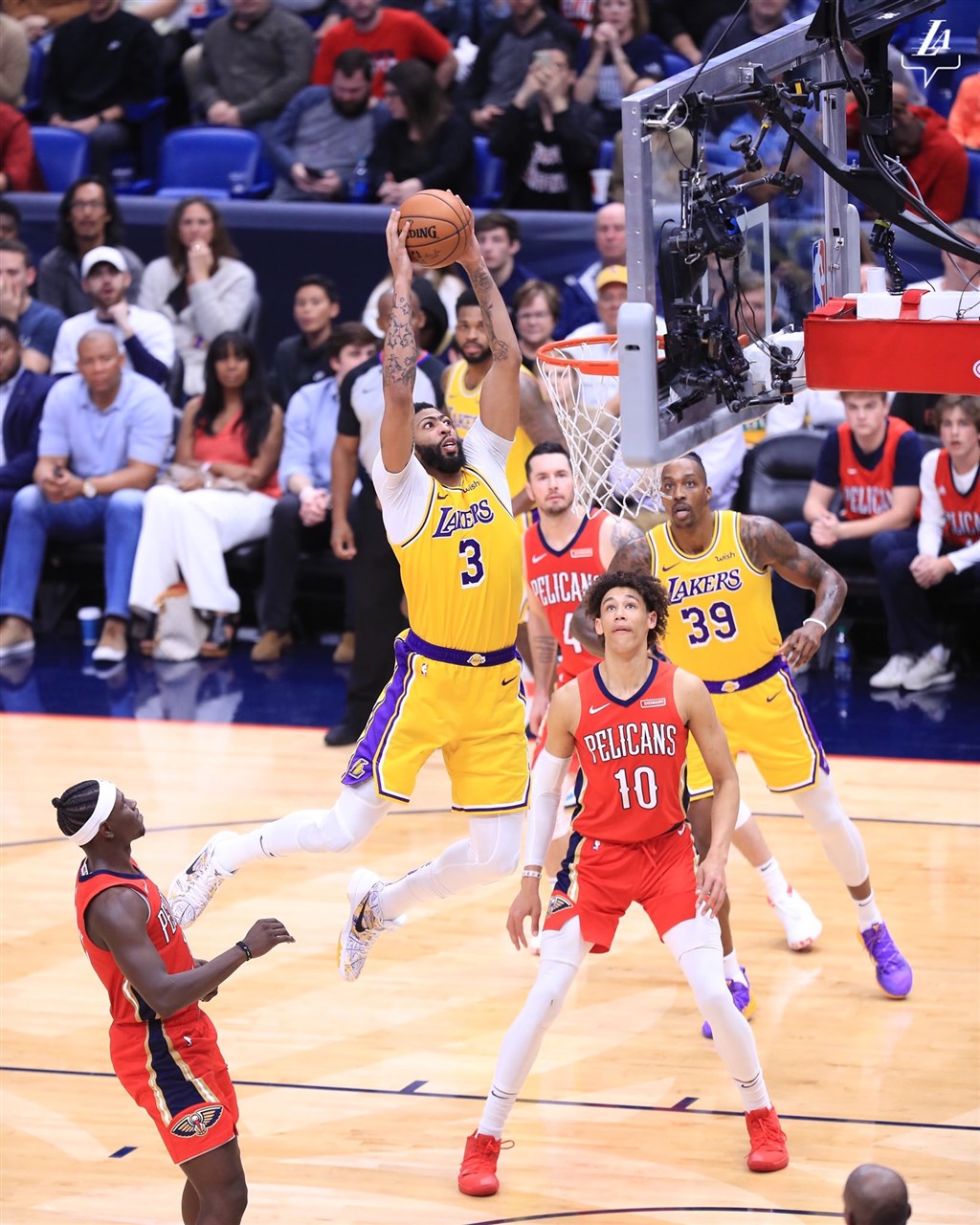 关于广东队险胜湖人，霍勒迪刷新纪录的信息