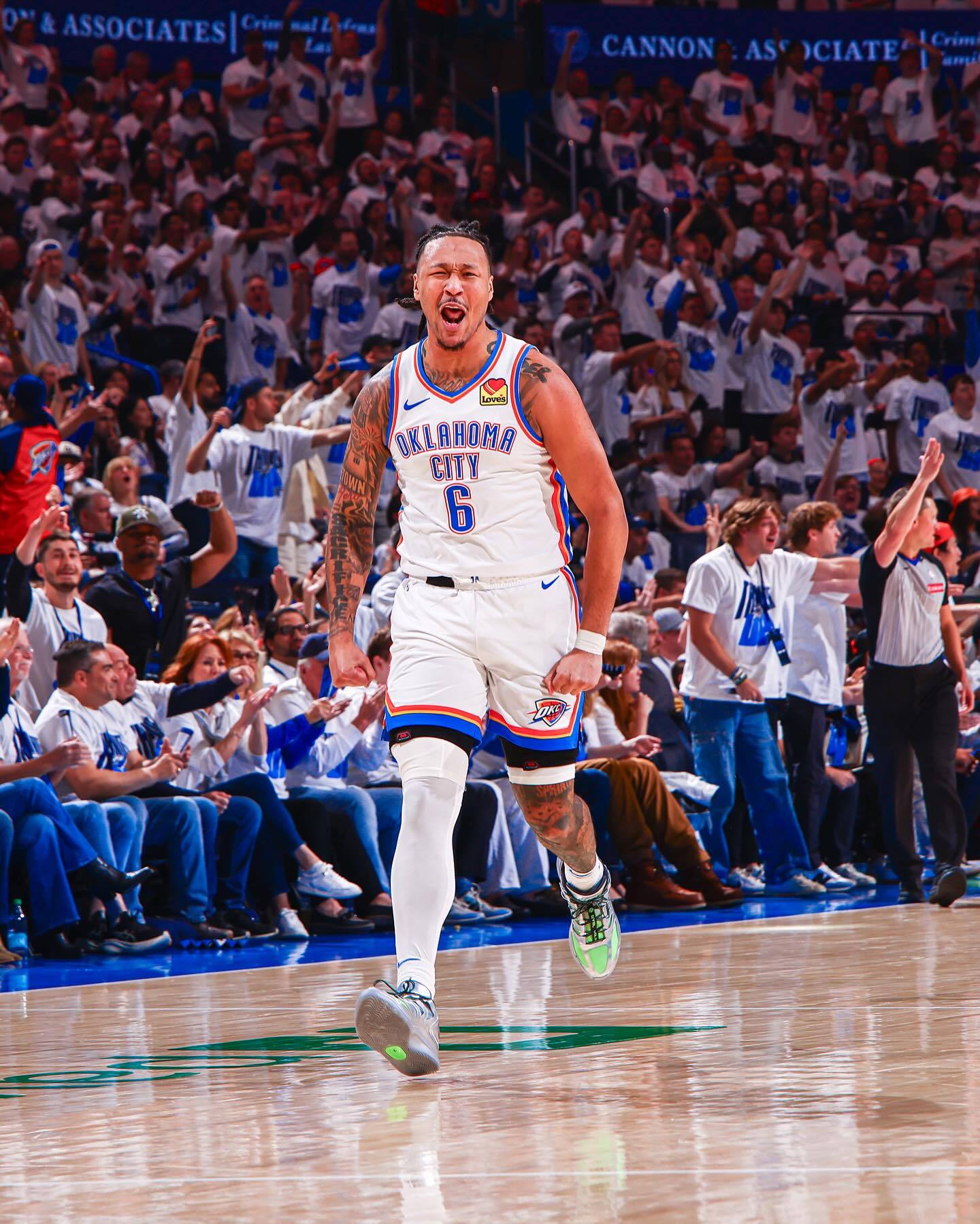 关于福建队力克灰熊，拉文刷新纪录的信息