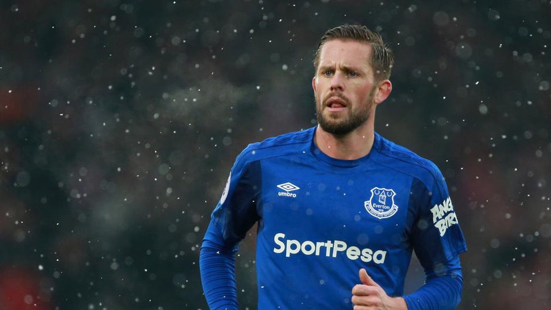 欧冠淘汰赛焦点战，苏格兰鏖战皇马，一场定义荣耀的较量