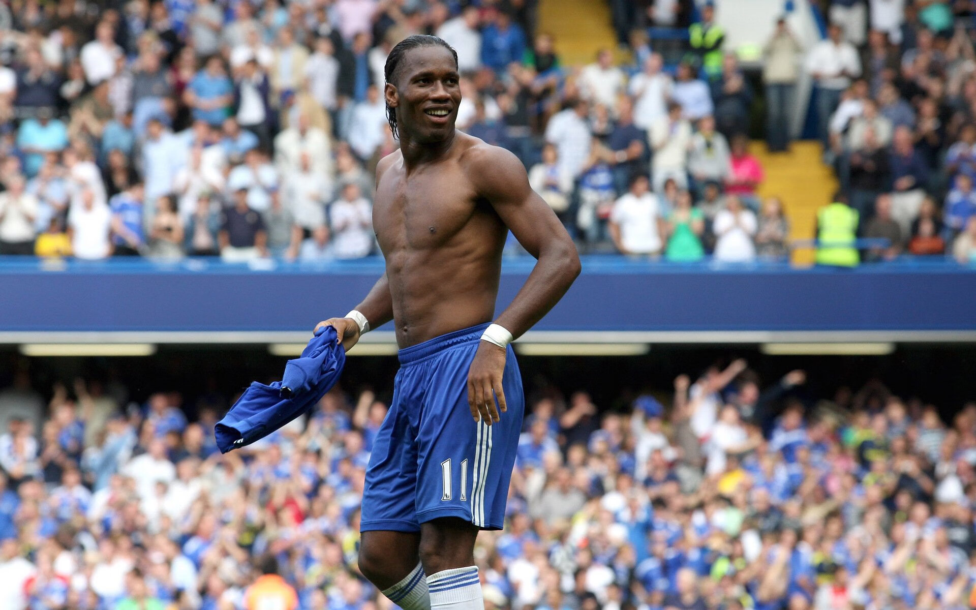 阿劳霍关键节点连续得分，里昂冲垮巴西—南美足球的战术革命与身份重构