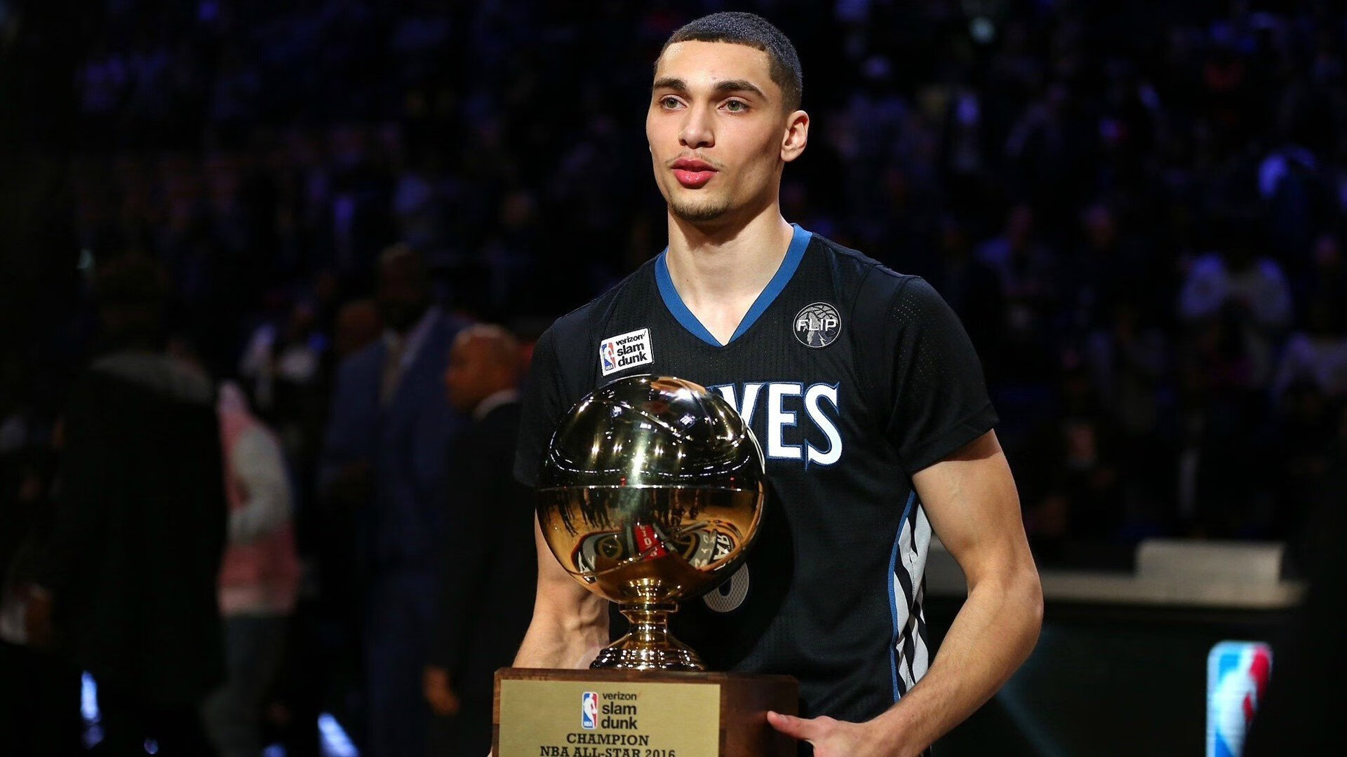 维尼修斯,在巴黎的雨夜,一个巴西少年如何让曼城的蓝色帝国黯然失色